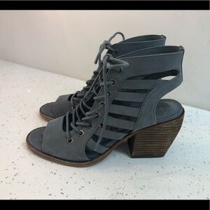 Vince Camuto peep toe lace up heels size womens 7.5